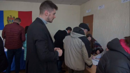 Liderul ODIP, Vlad Biletchi, a votat pentru "demnitatea romaneasca" si a boicotat referendumul - FOTO
