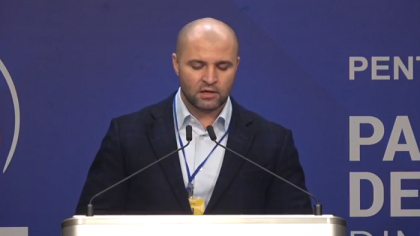 PD: "Procesul electoral in linii generale se desfasoara normal. Andrei Nastase a facut agitatie chiar in interiorul sectiei de vot. Acest lucru este inadmisibil. Am depus o sesizare ce o vizeaza si pe Maia Sandu" - VIDEO PD: "Procesul electoral in linii generale se desfasoara normal. Andrei Nastase a facut agitatie chiar in interiorul sectiei de vot. Acest lucru este inadmisibil. Am depus o sesizare ce o vizeaza si pe Maia Sandu" - VIDEO