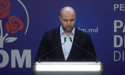 PD, catre ACUM: "De ce reprezentantii vostri pleaca cu stampile de la sectiile de vot in buzunar acasa si care sunt intentiile voastre legate de acele stampile" PD, catre ACUM: "De ce reprezentantii vostri pleaca cu stampile de la sectiile de vot in buzunar acasa si care sunt intentiile voastre legate de acele stampile"
