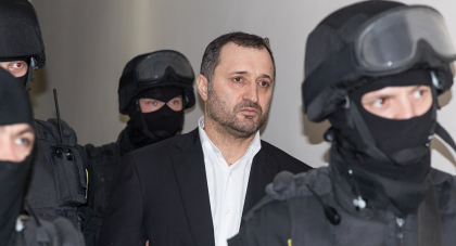 Vlad Filat a votat si in acest an de dupa gratii Vlad Filat a votat si in acest an de dupa gratii