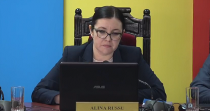 Aproape 60% din cei care au venit la vot ieri au participat la referendum. Majoritatea covarsitoare a ales PRO la ambele intrebari. Rezultatele, prezentate de CEC - VIDEO