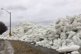 "Tsunami de gheata" in nordul SUA. A luat pe sus copaci si stalpi de iluminat "Tsunami de gheata" in nordul SUA. A luat pe sus copaci si stalpi de iluminat
