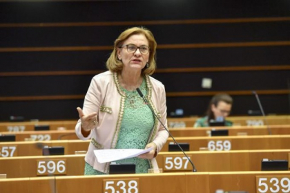 Glume si critici la adresa Mariei Grapini dupa audierea lui Kovesi: "Nu meritati votul meu" Glume si critici la adresa Mariei Grapini dupa audierea lui Kovesi: "Nu meritati votul meu"