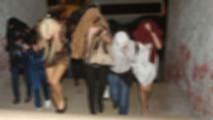 27 de femei din Moldova, suspectate de prostitutie, extradate de autoritatile din Turcia 27 de femei din Moldova, suspectate de prostitutie, extradate de autoritatile din Turcia