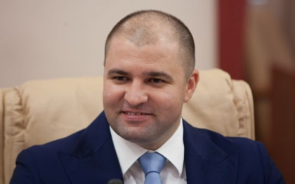 Vladimir Cebotari, intr-un interviu pentru Europa libera: "Suntem gata sa impartim responsabilitatea cu toti cei care vor si pot sa-si asume responsabilitati" Vladimir Cebotari, intr-un interviu pentru Europa libera: "Suntem gata sa impartim responsabilitatea cu toti cei care vor si pot sa-si asume responsabilitati"
