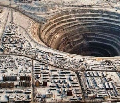 Un diamant albastru rar ar putea dobori recordul de 35 de milioane de dolari Un diamant albastru rar ar putea dobori recordul de 35 de milioane de dolari
