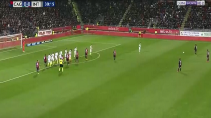 Echipa lui Artur Ionita, a oferit o supriza de proportii in meciul de deschidere al etapei cu numarul 26 din Campionatul Italiei. Cagliari a batut-o cu 2 la 1 pe ocupanta locului 3 din Seria A, Inter Milan - VIDEO Echipa lui Artur Ionita, a oferit o supriza de proportii in meciul de deschidere al etapei cu numarul 26 din Campionatul Italiei. Cagliari a batut-o cu 2 la 1 pe ocupanta locului 3 din Seria A, Inter Milan - VIDEO
