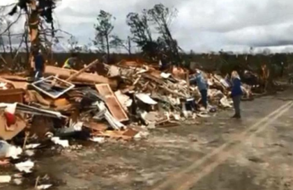 O tornada violenta a lovit statul Alabama din SUA. Sunt cel putin 14 morti - VIDEO