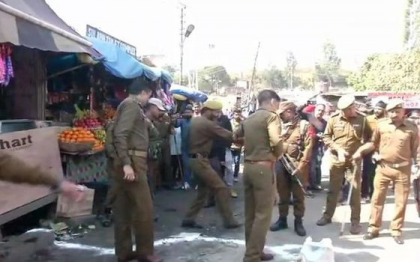 Un nou atentat in Kashmir: Cel putin 18 persoane au fost ranite in orasul Jammu din India Un nou atentat in Kashmir: Cel putin 18 persoane au fost ranite in orasul Jammu din India