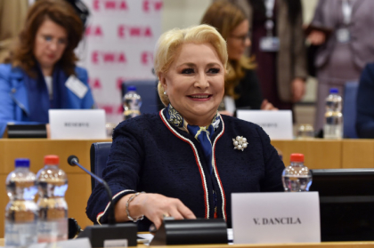 Premierul Dancila a facut o noua greseala de exprimare, intr-un discurs citit la Bruxelles Premierul Dancila a facut o noua greseala de exprimare, intr-un discurs citit la Bruxelles