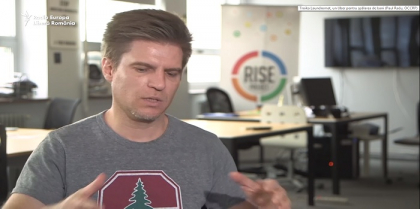 Troika Laundromat, un Uber pentru spalarea de bani. Interviu cu Paul Radu, cofondator al grupului international de jurnalism de investigatie OCCRP care a publicat primele informatii despre aceasta spalatorie de bani - VIDEO