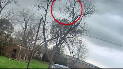 Momentul in care un avion se prabuseste intr-un rau. Trei oameni au murit - FOTO Momentul in care un avion se prabuseste intr-un rau. Trei oameni au murit - FOTO