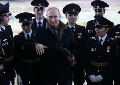 Moment jenant pentru Putin in fata femeilor, de 8 Martie. Imaginile au fost cenzurate - VIDEO Moment jenant pentru Putin in fata femeilor, de 8 Martie. Imaginile au fost cenzurate - VIDEO