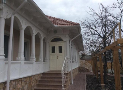 Casa de la Colonita a lui Dorin Chirtoaca, pusa sub sechestru: "Inca un cadou de la Plahotniuc. Procurori si CNA, ati gasit miliardul in apartamentul parintilor de la Buiucani, in al meu de la Ciocana si in casa de la Colonita?" - FOTO Casa de la Colonita a lui Dorin Chirtoaca, pusa sub sechestru: "Inca un cadou de la Plahotniuc. Procurori si CNA, ati gasit miliardul in apartamentul parintilor de la Buiucani, in al meu de la Ciocana si in casa de la Colonita?" - FOTO