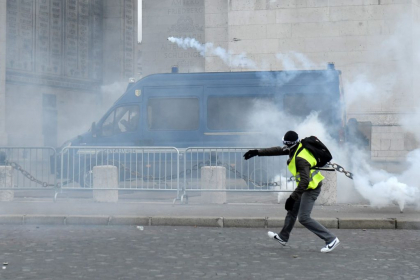 Noi violente la protestele "vestelor galbene" in Paris - FOTO
