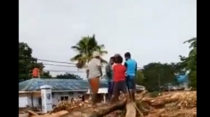 Viituri torentiale in Indonezia. Autoritatile au anuntat ca sunt cel putin 42 de morti - VIDEO