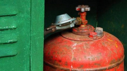 Un barbat din Ocnita a ajuns cu arsuri la spital dupa ce butelia cu gaz din propria sa locuinta a explodat Un barbat din Ocnita a ajuns cu arsuri la spital dupa ce butelia cu gaz din propria sa locuinta a explodat