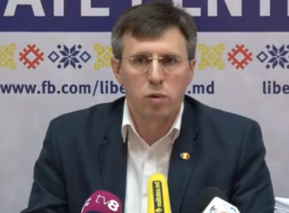 Dorin Chirtoaca sustine o conferinta de presa, privind averile nedeclarate ale lui Vlad Plahotniuc