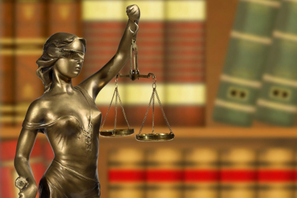 Un avocat a ramas fara telefonul mobil chiar in instanta. Acesta a fost furat de clientul sau - Bizlaw.md Un avocat a ramas fara telefonul mobil chiar in instanta. Acesta a fost furat de clientul sau - Bizlaw.md