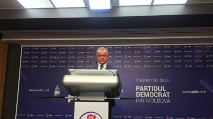 Democratii spun ca inca nu au luat o decizie privind formarea unei coalitii in noul parlament. Se asteapta decretul presedintelui, spune purtatorul de cuvant al formatiunii Democratii spun ca inca nu au luat o decizie privind formarea unei coalitii in noul parlament. Se asteapta decretul presedintelui, spune purtatorul de cuvant al formatiunii