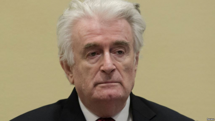 Fostul lider bosniac Radovan Karadzic a fost condamnat la închisoare pe viata la o curte de apel din Haga pentru rolul sau în uciderea în masa a civililor în conflictul din Bosnia de acum 25 de ani, scrie The Guardian. Fostul lider bosniac Radovan Karadzic a fost condamnat la închisoare pe viata la o curte de apel din Haga pentru rolul sau în uciderea în masa a civililor în conflictul din Bosnia de acum 25 de ani, scrie The Guardian.