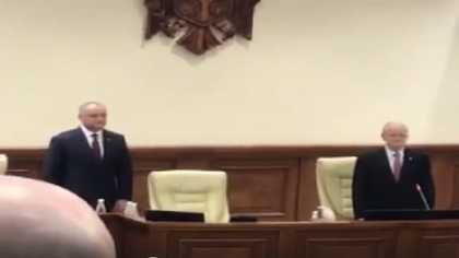 Igor Dodon, prezent la prima sedinta a parlamentului. Seful statului tine un discurs in fata legislativului: "Tara are un presedinte legitim si un parlament legitim. Eu, ca presedinte, voi accepta orice majoritate..." - FOTO Igor Dodon, prezent la prima sedinta a parlamentului. Seful statului tine un discurs in fata legislativului: "Tara are un presedinte legitim si un parlament legitim. Eu, ca presedinte, voi accepta orice majoritate..." - FOTO