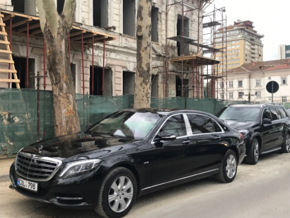 Cum arata masinile cu care au venit Plahotniuc, Filip si Candu la Resedinta de Stat - GALERIE FOTO/VIDEO Cum arata masinile cu care au venit Plahotniuc, Filip si Candu la Resedinta de Stat - GALERIE FOTO/VIDEO
