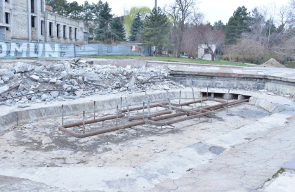 Cum va arata havuzul din Parcul "Valea Trandafirilor" dupa ce va fi reconstruit in intregime: "Va fi unul pietonal" - GALERIE FOTO