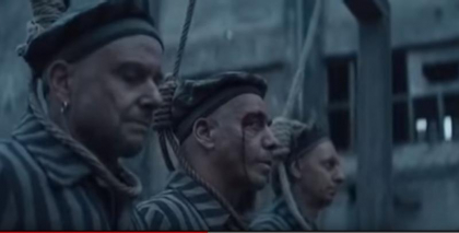 Rammstein starneste un nou scandal, dupa ce a publicat un clip in care muzicienii sunt prezentati ca detinuti intr-un lagar nazist - VIDEO Rammstein starneste un nou scandal, dupa ce a publicat un clip in care muzicienii sunt prezentati ca detinuti intr-un lagar nazist - VIDEO