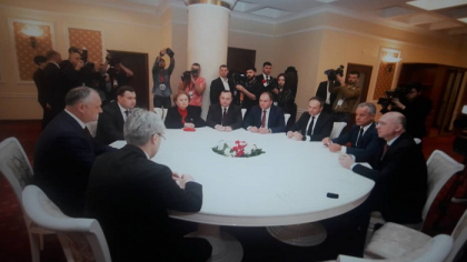 Alianta PD-PSRM? Plahotniuc, Greceanii si Dodon, impreuna la o masa - GALERIE FOTO Alianta PD-PSRM? Plahotniuc, Greceanii si Dodon, impreuna la o masa - GALERIE FOTO