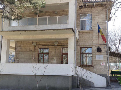 Consulul Republicii Moldova din Odesa ar fi eliberat unui cetatean de origine araba, viza de lunga sedere pe un termen de 60 de zile contrat prevederilor legii. Ce pedeapsa risca Consulul Republicii Moldova din Odesa ar fi eliberat unui cetatean de origine araba, viza de lunga sedere pe un termen de 60 de zile contrat prevederilor legii. Ce pedeapsa risca