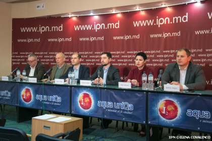 Experti si activisti fac apel catre ACUM si PSRM sa formeze o coalitie antioligarhica