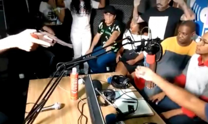 Jaf armat, in direct, la un post de radio din Brazilia. In studio se afla si Miss Sao Paolo - VIDEO Jaf armat, in direct, la un post de radio din Brazilia. In studio se afla si Miss Sao Paolo - VIDEO