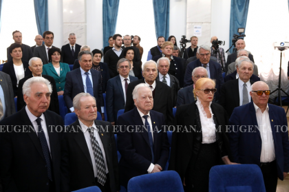 Academia de Stiinta a Moldovei are un nou presedinte. Pentru el si-au dat votul 95 de persoane din 100 - GALERIE FOTO Academia de Stiinta a Moldovei are un nou presedinte. Pentru el si-au dat votul 95 de persoane din 100 - GALERIE FOTO