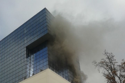 INCENDIU LA SUN CITY. Cladirea, cuprinsa de flacari. Doua femei au ajuns la spital. VIDEO INCENDIU LA SUN CITY. Cladirea, cuprinsa de flacari. Doua femei au ajuns la spital. VIDEO