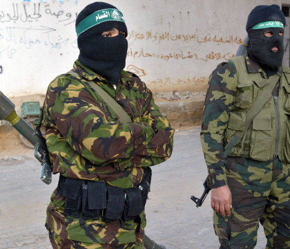 Trei minori israelieni ar fi fost asasinati in Cisiordania. Israelul ameninta ca va "distruge" miscarea Hamas Trei minori israelieni ar fi fost asasinati in Cisiordania. Israelul ameninta ca va "distruge" miscarea Hamas