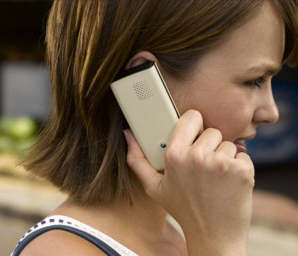 Compania de telefonie Orange a fost nevoita sa isi ceara scuze unei adolescente britanice. Cu ce a gresit operatorul