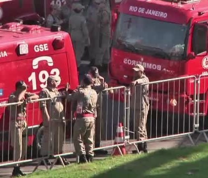 CAMPIONATUL MONDIAL DE FOTBAL 2014. Alerta cu bomba la Franta - Germania, din cauza unei genti abandonate CAMPIONATUL MONDIAL DE FOTBAL 2014. Alerta cu bomba la Franta - Germania, din cauza unei genti abandonate