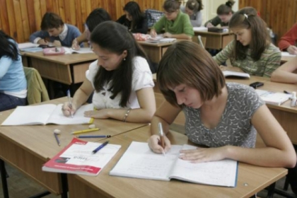 Ministrul Finantelor, nemultumit de vacantele mai scurte ale elevilor: "Sunt decizii anormale" Ministrul Finantelor, nemultumit de vacantele mai scurte ale elevilor: "Sunt decizii anormale"