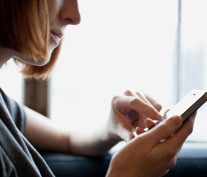 Nisipul ar putea fi folosit in constructia telefoanelor mobile, pentru triplarea duratei de viata a bateriei Nisipul ar putea fi folosit in constructia telefoanelor mobile, pentru triplarea duratei de viata a bateriei