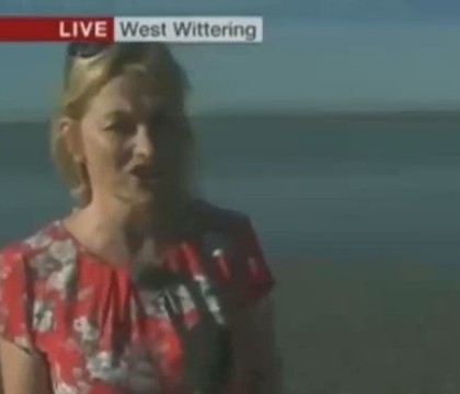 Faza zilei la BBC, in direct. Ce se intampla in spatele unei prezentatoare, in timp ce aceasta le vorbeste britanicilor despre canicula