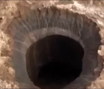 Misterul craterului urias aparut brusc in Siberia, descifrat de cercetatori. Cauzele ar fi naturale Misterul craterului urias aparut brusc in Siberia, descifrat de cercetatori. Cauzele ar fi naturale