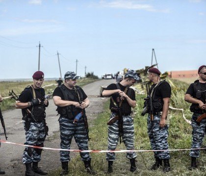 Rudele victimelor zborului MH17 fortate sa inchida cartelele de mobil si cardurile bancare din cauza rebelilor pro-rusi Rudele victimelor zborului MH17 fortate sa inchida cartelele de mobil si cardurile bancare din cauza rebelilor pro-rusi