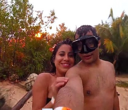 Un selfie era sa ii coste viata. Ce a patit un cuplu pe o plaja din Cancun in momentul in care au vrut sa se pozeze