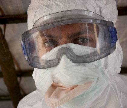 Africa se confrunta cu cea mai dura epidemie de Ebola: Sunt peste 670 de morti. Virusul se poate raspandi "ca un foc in padure"