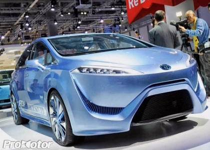Merge pe hidrogen si practic nu inregistreaza emisii nocive. Cum arata omologul lui Prius de la Toyota