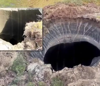 Cateva cratere gigant aparute in nordul Siberiei ii pun pe jar pe savantii din Rusia. Explicatia gasita de acestia Cateva cratere gigant aparute in nordul Siberiei ii pun pe jar pe savantii din Rusia. Explicatia gasita de acestia