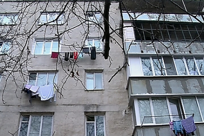 S-a spanzurat de o teava din baie. Un copil de 11 ani din Chisinau, in stare grava la spital S-a spanzurat de o teava din baie. Un copil de 11 ani din Chisinau, in stare grava la spital