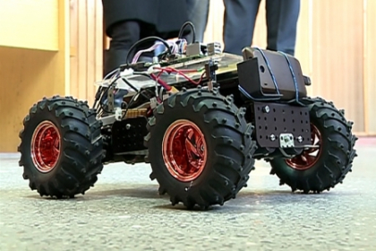 Invazie de roboti la UTM. Ce pot sa faca masinariile create de cei mai buni studenti de la noi Invazie de roboti la UTM. Ce pot sa faca masinariile create de cei mai buni studenti de la noi