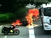 Accident infricosator. O femeie a luat foc dupa ce motocicleta sa a fost lovita de un camion